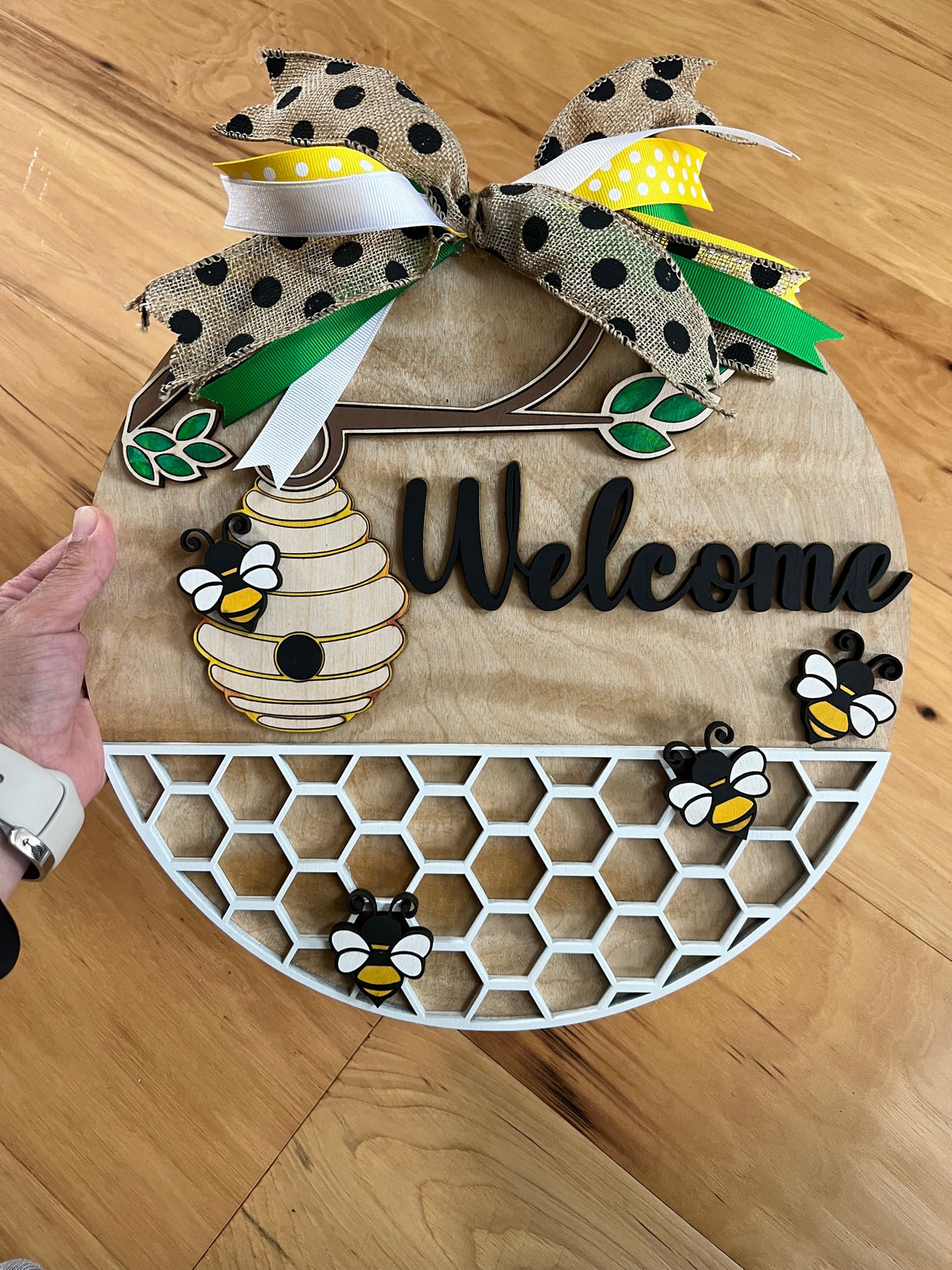 "Welcome" Bee Wall Hanger